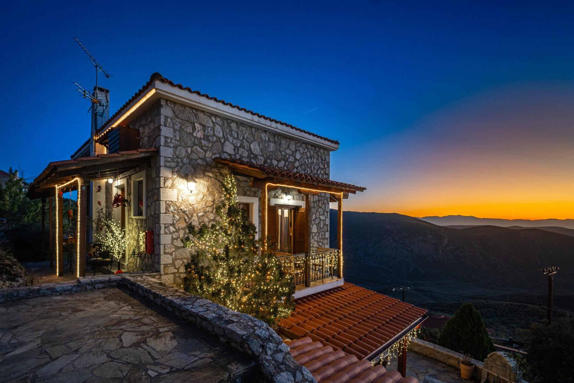 Rock Dandy Deluxe Chalet In Arachova - Delphi, Sauna, Prv Parking, Amazing View Exterior photo