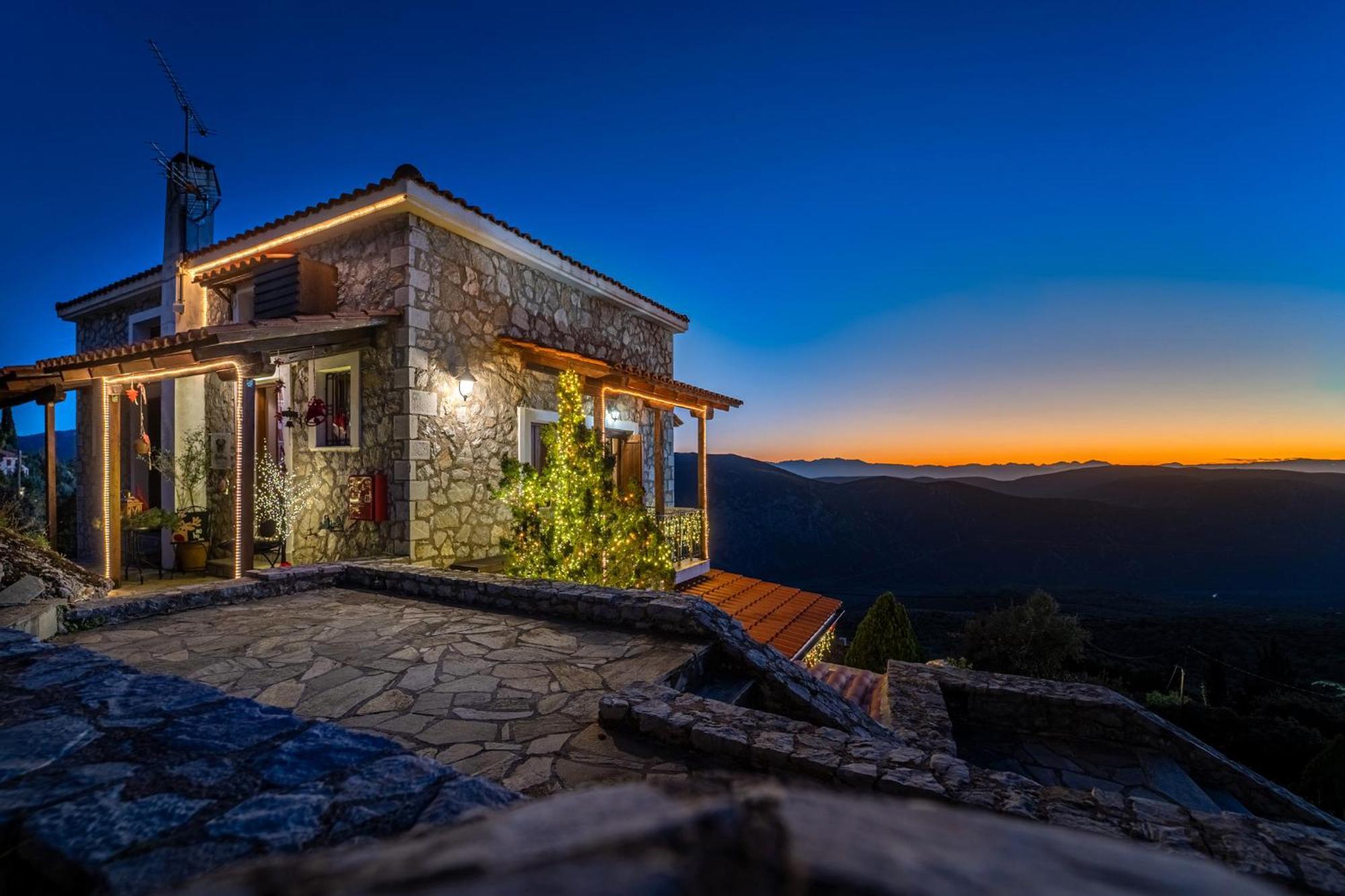Rock Dandy Deluxe Chalet In Arachova - Delphi, Sauna, Prv Parking, Amazing View Exterior photo