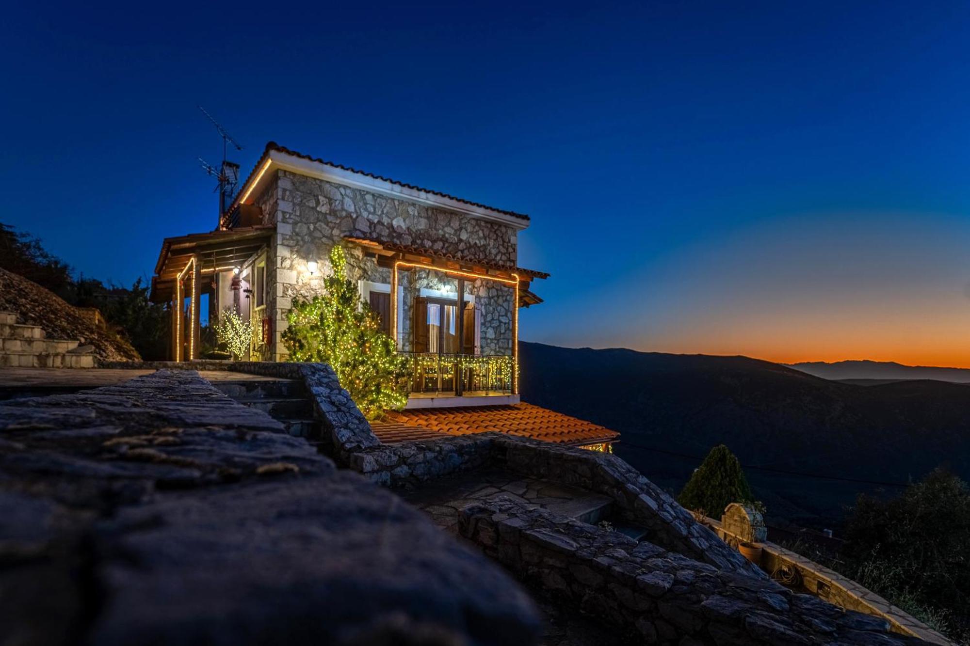 Rock Dandy Deluxe Chalet In Arachova - Delphi, Sauna, Prv Parking, Amazing View Exterior photo